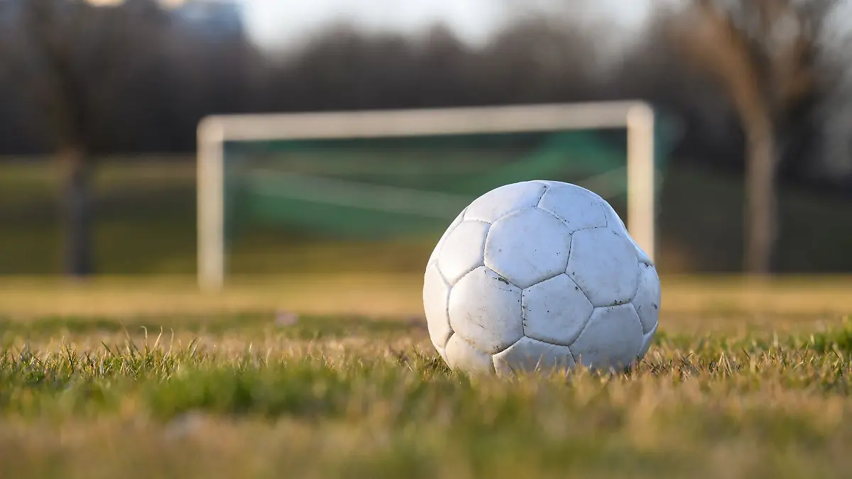 Ein-28-Jaehriger-soll-als-Trainer-einer-Juniorenfussballmannschaft-sexuelle-Gewalt-gegen-Kinder-und-Jugendliche-begangen-haben