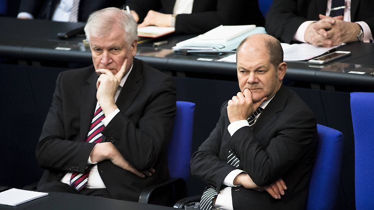 Bundesinnenminister Horst Seehofer muss dem Vizekanzler Olaf Scholz nachgeben.