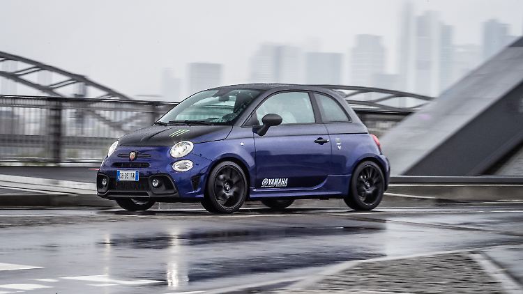 Für den Abarth 595 "Monster Energy Yamaha" stand die YRZ-M1 Pate.