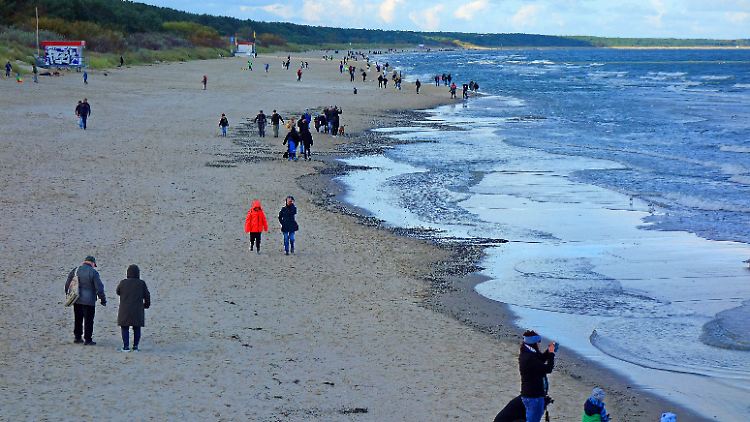 Tagestouristen aus Risikogebieten dürfen nicht an die Ostsee fahren. Für sie gilt die alte Regelung.