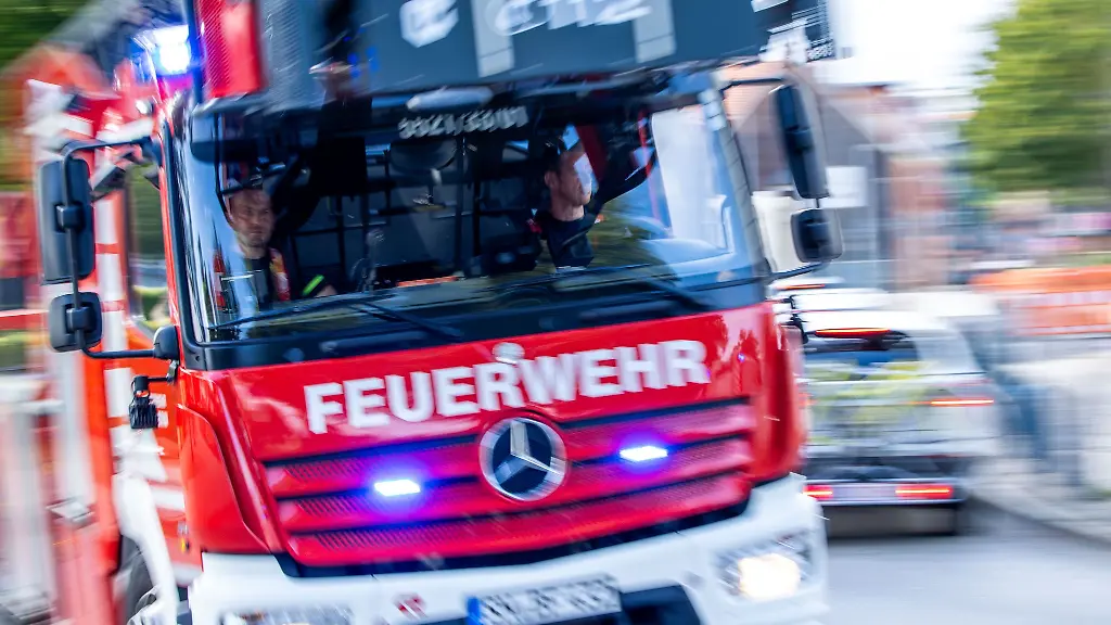 Die-Feuerwehr-hat-im-Landkreis-Goerlitz-einen-Balkonbrand-geloescht