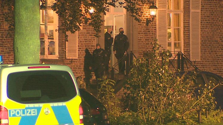 Der Angeklagte war im Oktober vergangenen Jahres bei einer Razzia im ehemaligen Kloster Graefenthal festgenommen worden. 