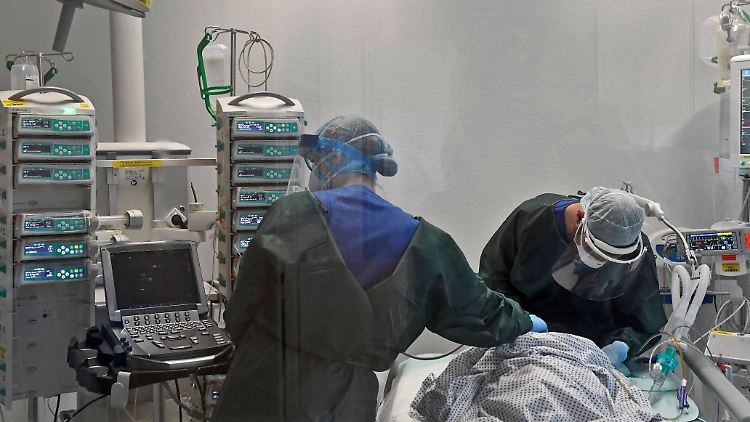 Mittlerweile sind fast 10.000 Menschen in Deutschland in Zusammenhang mit einer Sars-CoV-2-Infektion gestorben.