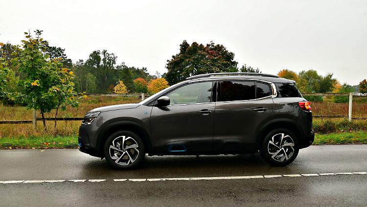 4,50 Meter misst der Citroën C5 Aircross Hybrid in der Länge und bietet 600 Liter Stauraum hinter der Heckklappe.