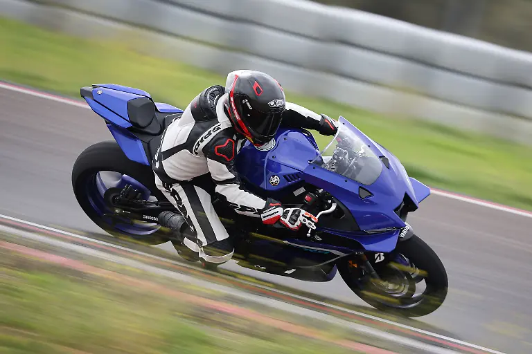 YAMAHA-R9-FotoYamaha-2