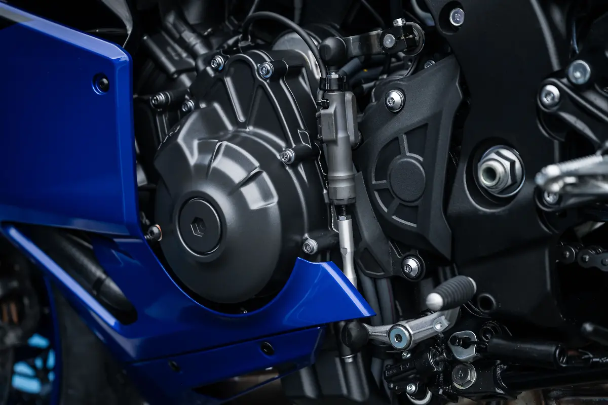 YAMAHA-R9-FotoYamaha-9