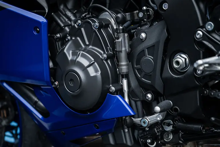 YAMAHA-R9-FotoYamaha-9