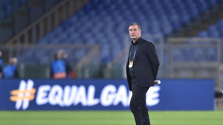 Michael Zorc ließ die Leistung des BVB in Rom lange unkommentiert.