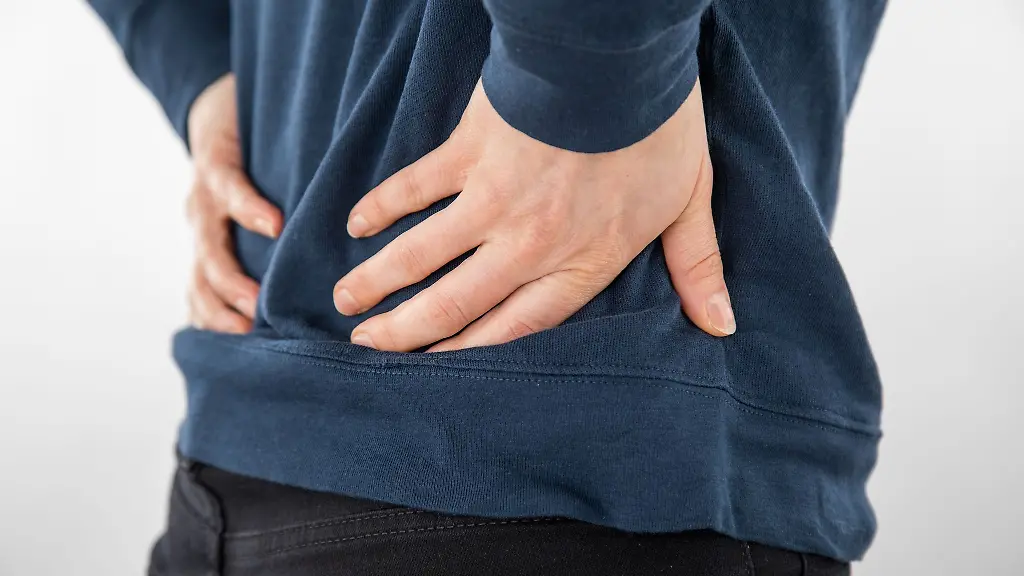 Die-haeufigste-Ursache-fuer-lange-Fehlzeiten-sind-demnach-psychische-Erkrankungen-aber-auch-Muskel-Skelett-Erkrankungen-wie-etwa-Probleme-an-Ruecken-Nacken-oder-Schultern-sind-dafuer-verantwortlich-Symbolbild