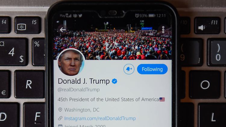 Trumps Privataccount, den er hauptsächlich nutzt, soll betroffen gewesen sein. Das offizielle Konto des US-Präsidenten wurde nicht geknackt.