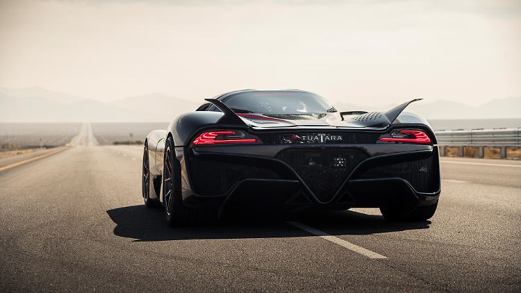 Statt eines wuchtigen Heckspoilers trägt der SSC Tuatara lediglich Winglets.