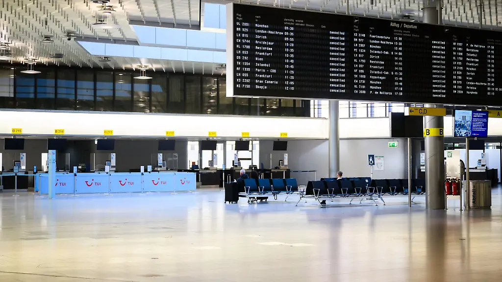 Am-Montag-war-wegen-der-Arbeitsniederlegungen-Stillstand-am-Airport-Hannover