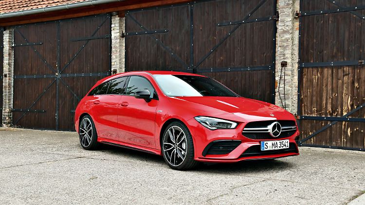 Das schicke Rot für den CLA 35 AMG schlägt als Sonderlackierung mit über 1000 Euro zu Buche.