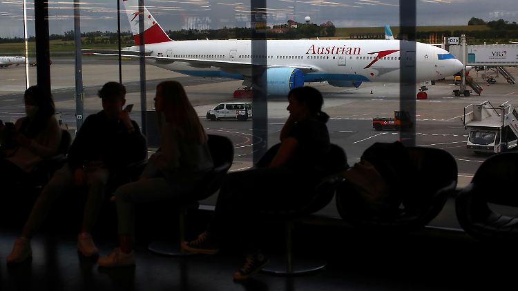 Die Lufthansa-Tochter Austrian Airlines testet den neuen Antigen-Schnelltest im Flugbetrieb.