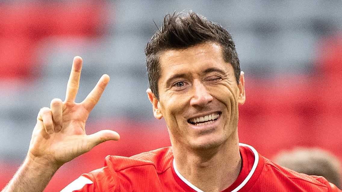 Nur zwei Spieler trafen öfter in der Bundesliga als Robert Lewandowski. Doch einen davon hat der Pole mit seinen derzeit 246 Toren - davon 29 Elfmeter - im Blick, denn ...