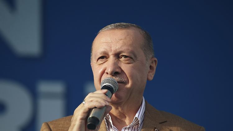 Wutrede in Ankara: Erdogan ruft zum Boykott französischer Waren auf.