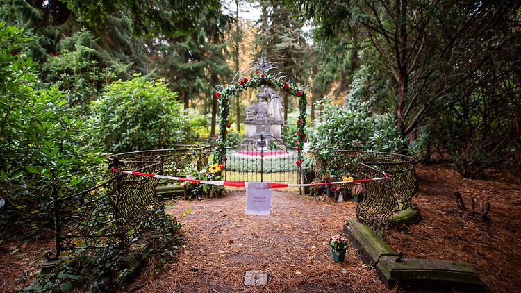 Jan Fedders Grab auf dem Friedhof Ohlsdorf wurde geschändet.