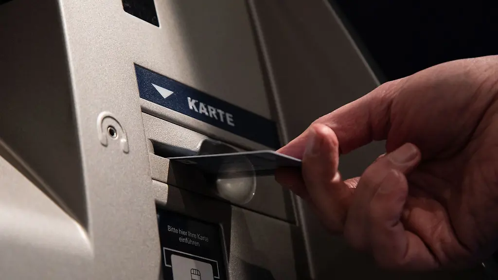 Funktioniert-nur-mit-einem-eigenen-Konto-Geld-abheben