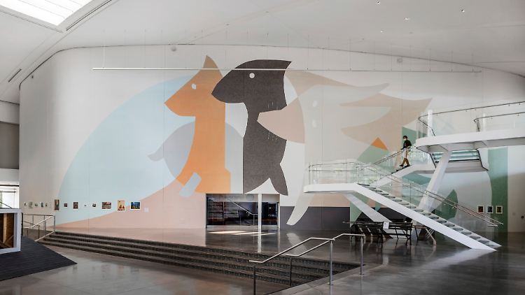 Die Museen in New York haben wieder geöffnet. Wandarbeit von Ulrike Müller im Queens Museum zur Ausstellung "Konferenz der Tiere" läuft noch bis zum 17. Januar