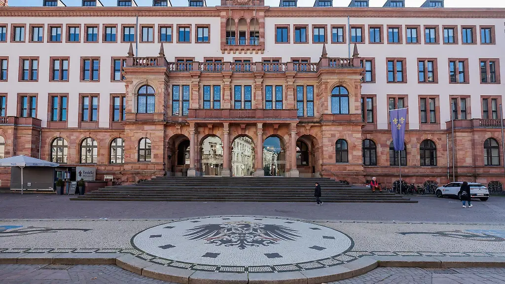 Rathaus-in-Wiesbaden-Von-hier-aus-wird-Hessens-Landeshauptstadt-regiert