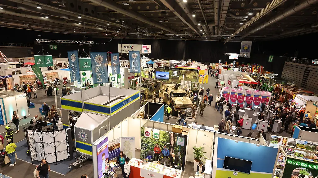 Mehr-als-700-Aussteller-sind-bei-der-35-Auflage-der-neuntaegigen-Thueringen-Ausstellung-dabei-Rund-67-000-Besucher-und-Besucherinnen-zaehlte-die-Messe-2024