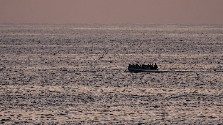 Die Helfer empfingen Notrufe von mehreren Schiffen.