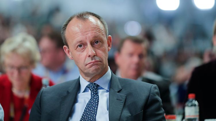 Friedrich Merz sieht in der Verschiebung des Parteitags eine Kampagne zur Verhinderung seiner Wahl zum CDU-Chef.