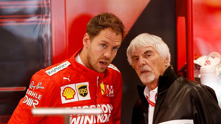 Sebastian Vettel und Bernie Ecclestone "telefonieren öfters miteinander". Davon habe Vettel erst jüngst profitiert, sagt Ecclestone.