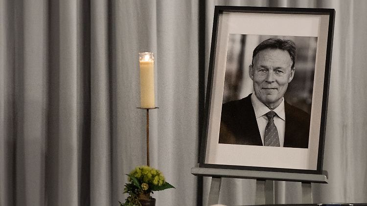 Thomas Oppermann war am Sonntagabend vor einem TV-Auftritt zusammengebrochen und kurz darauf gestorben.
