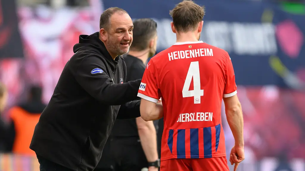 Nach-der-Talfahrt-der-vergangenen-Wochen-kam-es-beim-1-FC-Heidenheim-zu-einer-Aussprache-zwischen-Trainer-Schmidt-und-seinen-Spielern