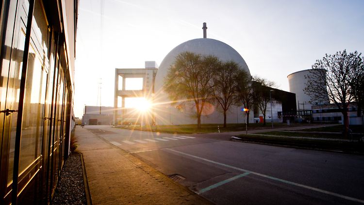 Ziel des Transports ist das inzwischen ist das Gelände des inzwischen stillgelegten AKW Biblis.