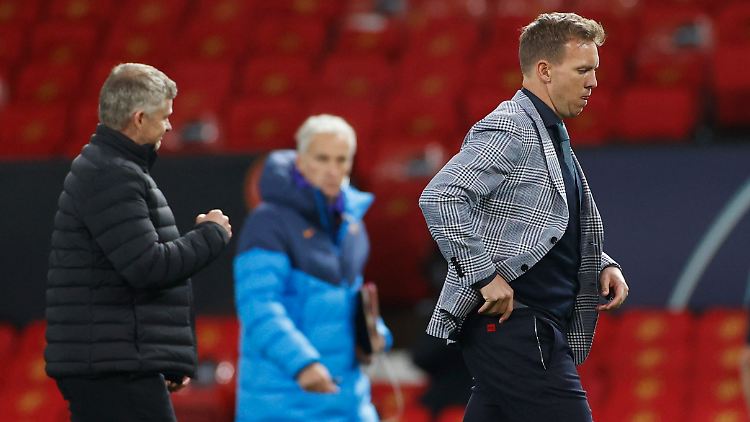 Einer (Solskjaer, im Hintergrund) feiert, einer (Nagelsmann) ist bedient.