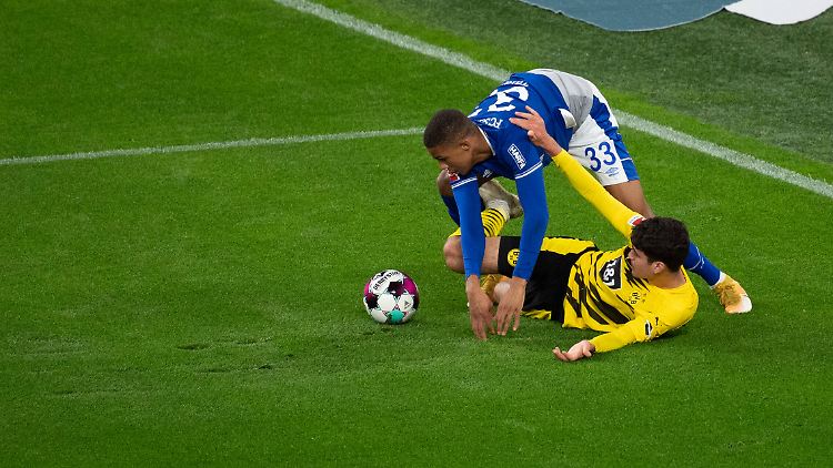 Steht auf, wenn ihr Schalker seid!