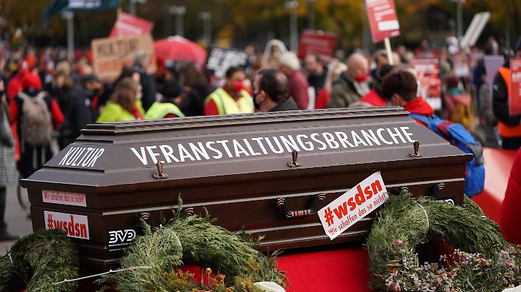 Zwei Millionen Menschen arbeiten in der Kulturbranche. Viele fürchten inzwischen um ihre Existenz.