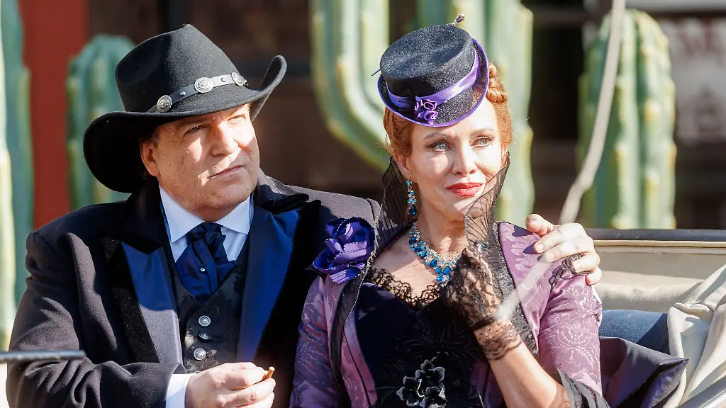 Charmant-und-gefaehrlich-Francis-Fulton-Smith-und-Sonja-Kirchberger-als-Gangsterpaar