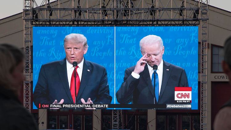 Donald Trump und Joe Biden während einer TV-Debatte zur Wahl 2020.