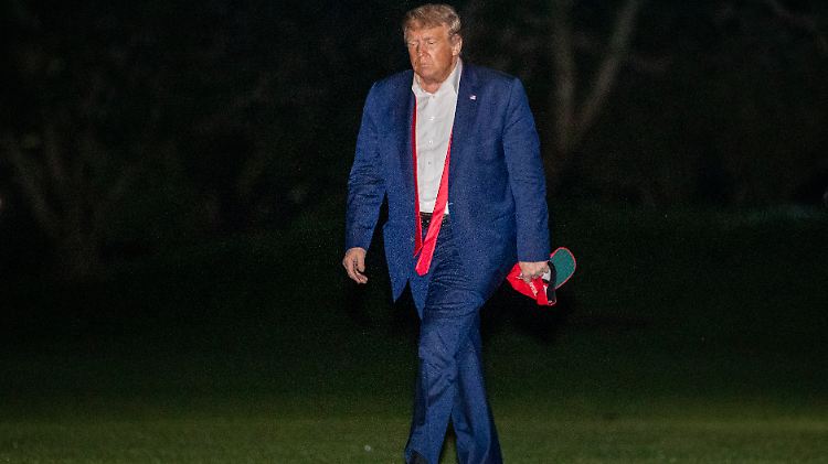 Donald Trump kehrt nach einer Wahlkampf-Veranstaltung im Juni 2020 ins Weiße Haus zurück.