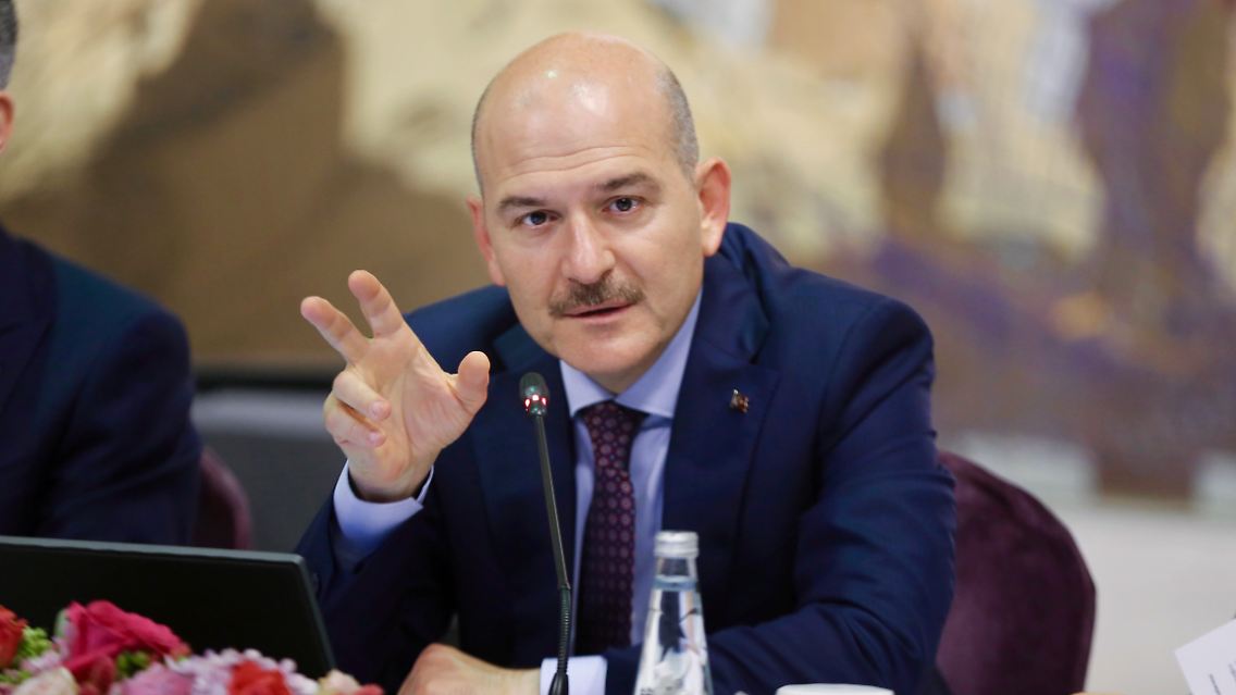 Der türkische Innenminister Soylu und seine Familie sind mit dem Coronavirus infiziert.
