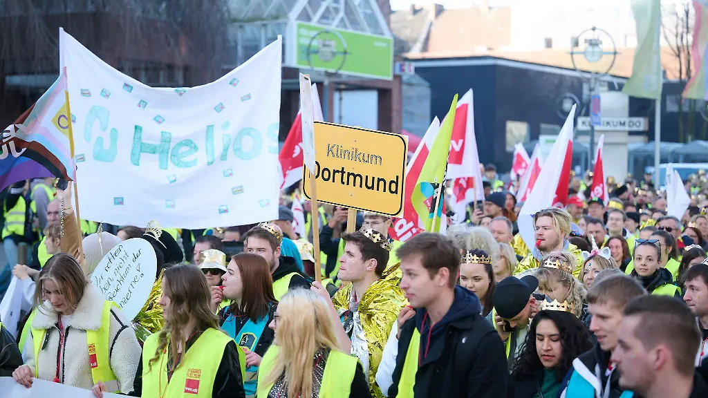 In-vielen-Staedten-in-NRW-gab-es-Demos-und-Kundgebungen