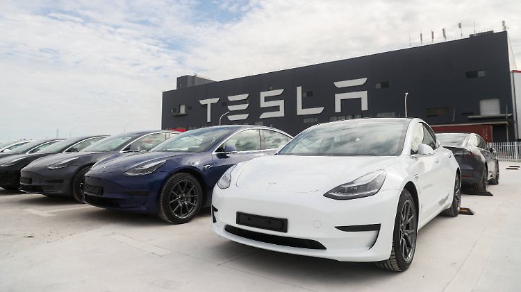 Tesla wird für starke Quartalszahlen in Serie belohnt - und wird künftig im renommierten S&P 500 platziert.