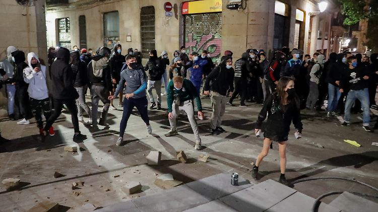 Vor allem im Norden Spaniens, wie hier in Barcelona, kommt es zu Protesten. 