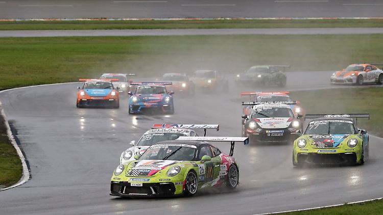 Nass ging es beim Porsche Carrera Cup am Lausitzring zu. 