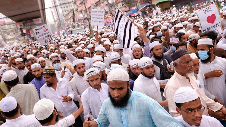 Laut Polizei beteiligten sich an dem Protest in Dhaka mindestens 50.000 Menschen.