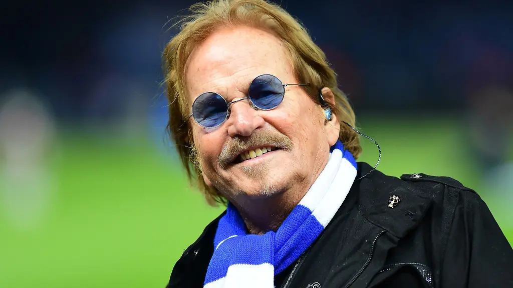 Eingefleischter-Hertha-Fan-Entertainer-Frank-Zander