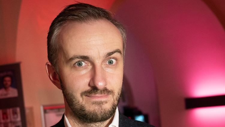 Will "LICHT ins DUNKEL" bringen - Jan Böhmermann.