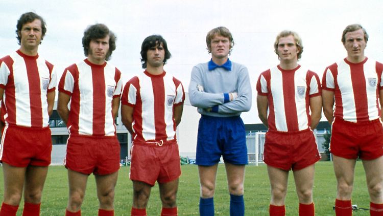 Eine Reihe voller Legenden: Franz Beckenbauer, Paul Breitner, Gerd Müller, Torhüter Sepp Maier, Uli Hoeneß und Hans-Georg Schwarzenbeck.