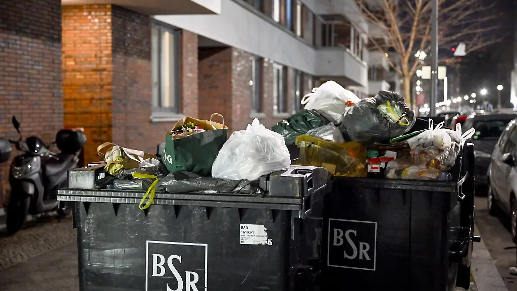 Am-Donnerstag-wurde-berlinweit-von-der-BSR-kein-Muell-abgeholt