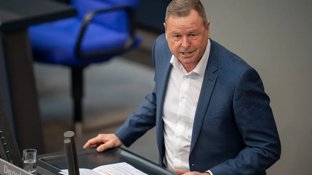 Der-Brandenburger-Linke-Bundestagsabgeordnete-Christian-Goerke-kritisiert-die-Ueberlegung-den-Pensionsfonds-fuer-ehemalige-Beamte-zur-Deckung-von-Luecken-zu-verwenden-Archivbild