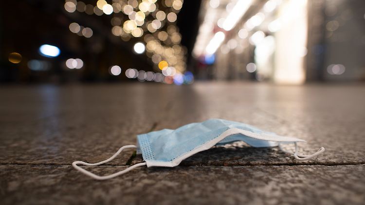 "Unser Gesundheitssystem hat seine Grenzen", sagt RKI-Vize Schaade mit Blick auf die stark wachsende Zahl der Corona-Neuinfektionen.