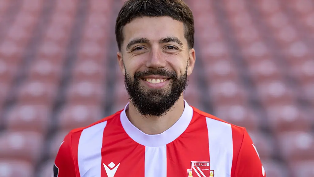 Dominik-Pelivan-hat-seinen-Vertrag-bei-Energie-Cottbus-verlaengert